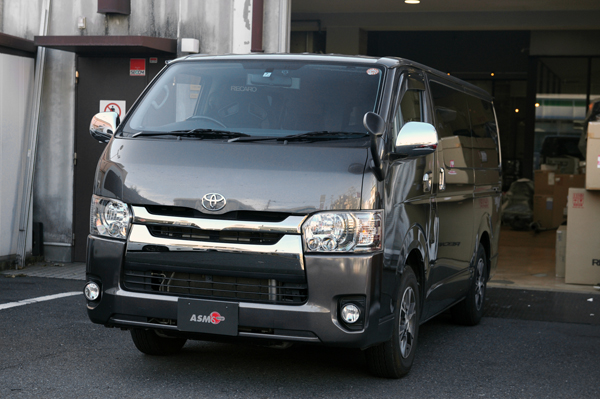 181101_recaro_sr7f_asm_ruby_Hiace_2.jpg
