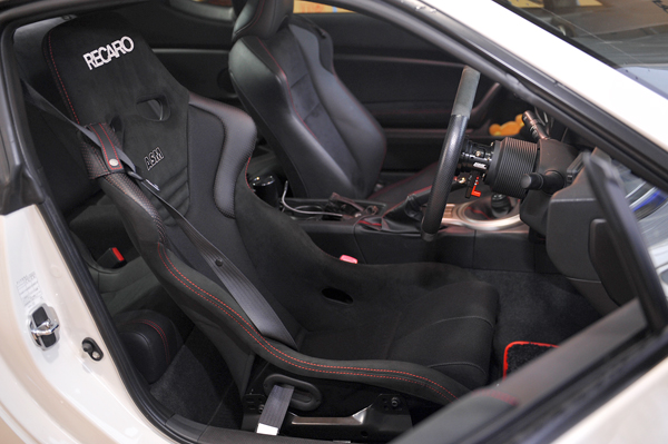 181104_SUBARU_BRZ_TOYOTA_86_RECARO_RSG_Ruby_1.jpg