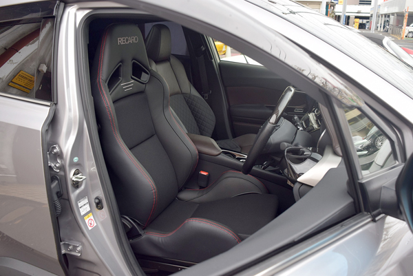 181113_RECARO_SR-7_TOYOTA_CHR_.jpg