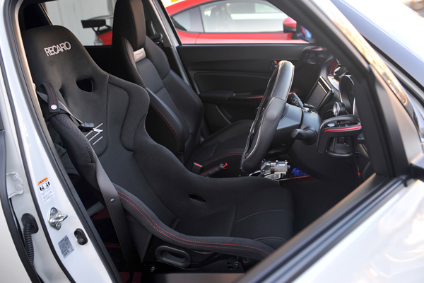 190113_recaro_rsg_ASM__suzuki_swift_zc33s_.jpg