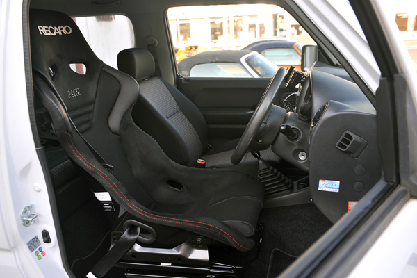 190130_suzuki_Jimny_recaro_rsg_ruby_asm_.jpg