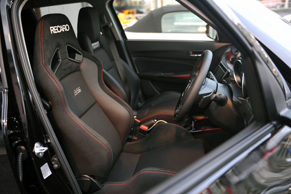 190210_suzuki_swift_ZC33S_recaro_sr7_ASM_.jpg
