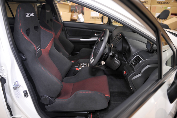 190216_subaru_wrx_recaro_sr6_asm_.jpg
