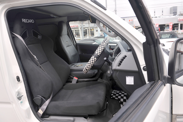 190330_toyota_hiace_recaro_rsg_asmyokohama.jpg