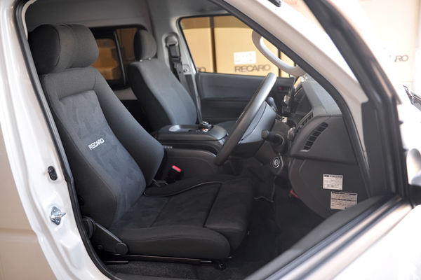 190331_Hiace_recaro_ergomed_asmyokohama.jpg