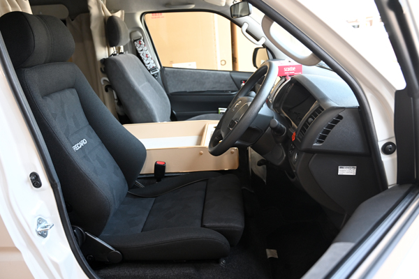 190825_Hiace200_recaro_ergomedmv_asmyokohama_.jpg