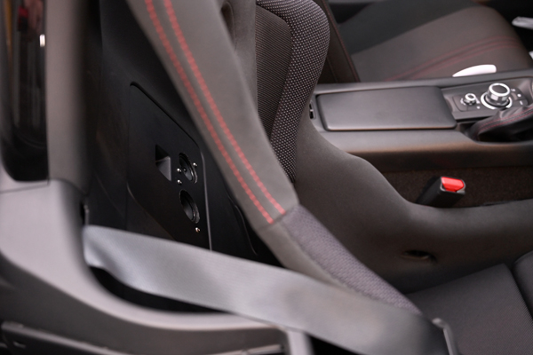 191103_mazda_roadster_speaker.jpg