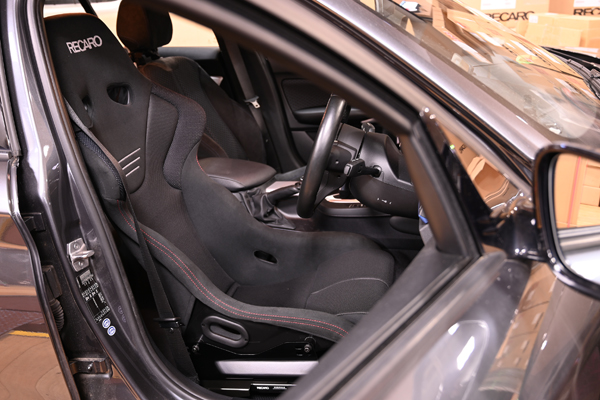 191201_F20_bmw_recaro_rsg_.jpg