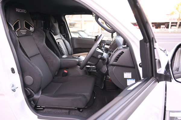 191203_hiace_recaro_sr7f_.jpg