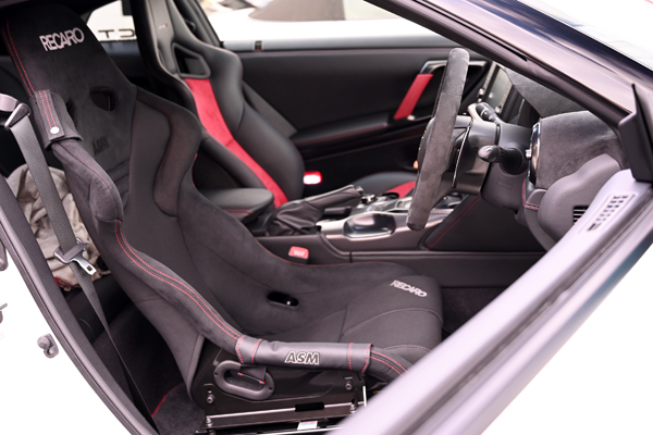 191229_nissan_gtr_recaro_rsg_asmlimited_ruby_.jpg