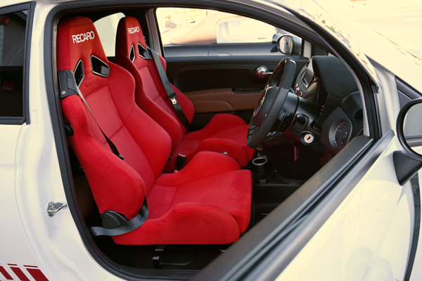 200209_fiat500_abarth_recaro_sr7_asmyokohama_.jpg