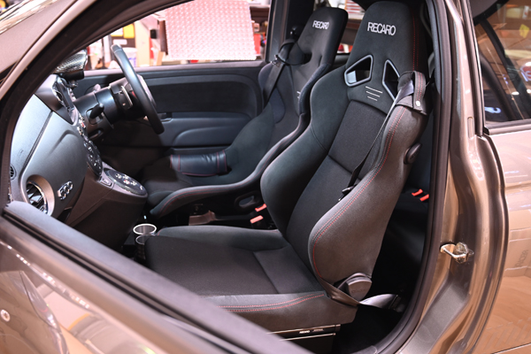 200227_abarth_fiat_recaro_sr7f_asmyokohama.jpg