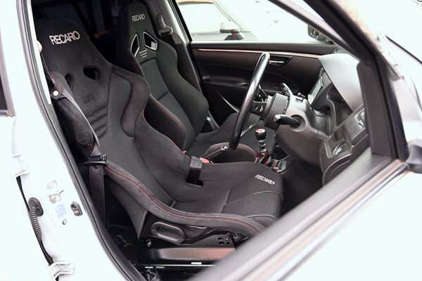 200307_suzuki_swiftsports_zc32s_recaro_rsg_asmlimited_ruby_2020.jpg