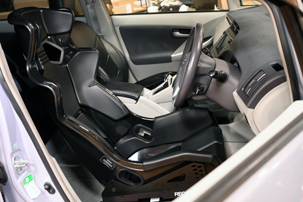 200314_prius_recaro_rms_asmyokohama.jpg