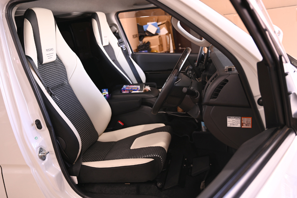 200519_hiace_recaro_lxf_asmyokohama_.jpg
