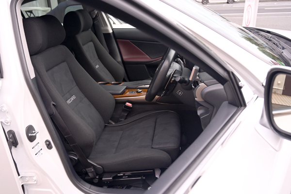 200801_lexus_asmyokohama_recaro_ergomedmv.jpg