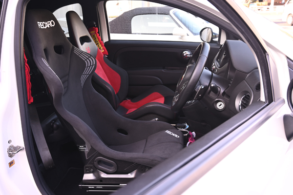200804_abarth_asmyokohama_recaro_rsgs.jpg