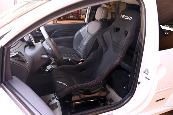 200805_renaut_recaro_rsg_asmlimited.jpg