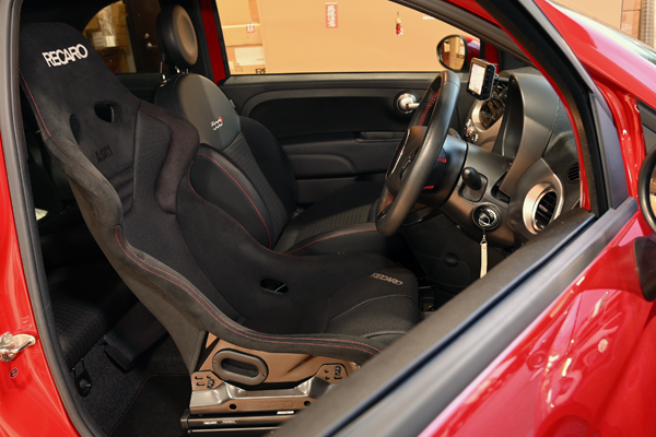 200919_fiat500_recaro_rsg_asmyokohsama.jpg