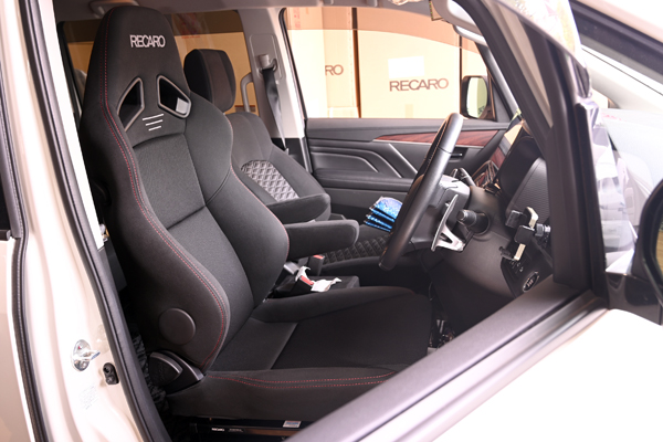 201004_delica_d5_asmyokohama_recaro_sr7f.jpg
