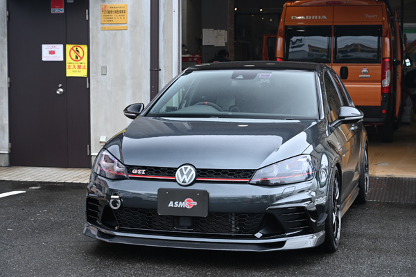 201015_vw_golf_.jpg