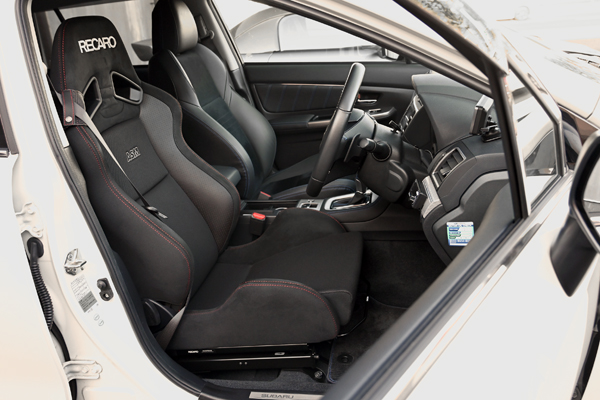 201031_subaru_Levorg_asmyokohama_recaro_sr7.jpg