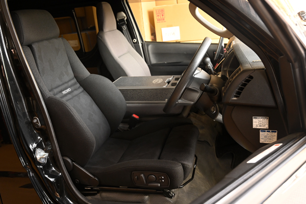 201101_hiace_asmyokohama_recaro_orthopad.jpg
