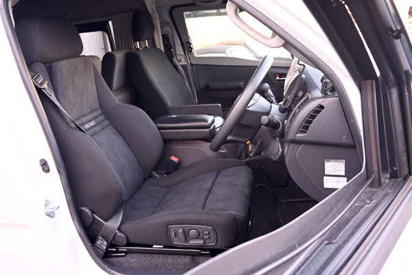 210116_hiace_recaro_orthopad_asmyokohama.jpg