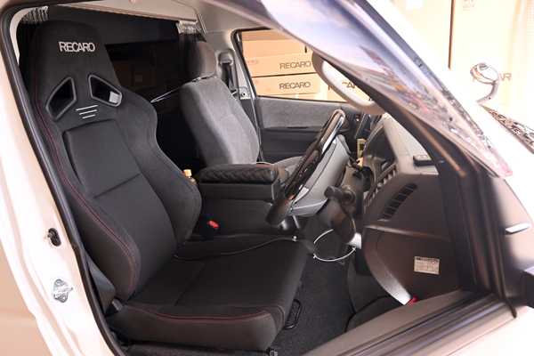 210415_hiace_recaro_sr7f_asmyokohama.jpg