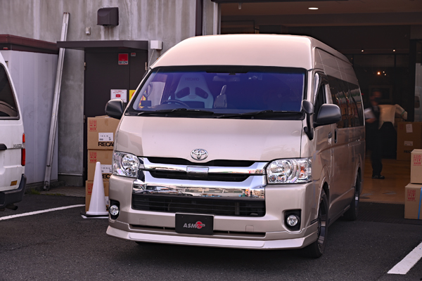210420_Hiace_.jpg