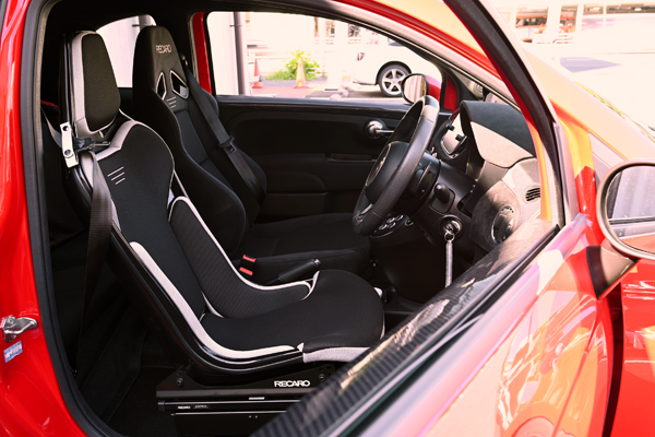 210722_abarth595_recaro_rcs.jpg