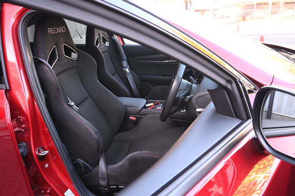 211010_mazda3_asmyokohama_recaro_sr7.jpg