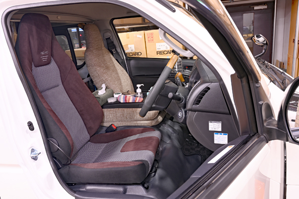 211109_hiace_asmyokohama_recaro_lxf.jpg