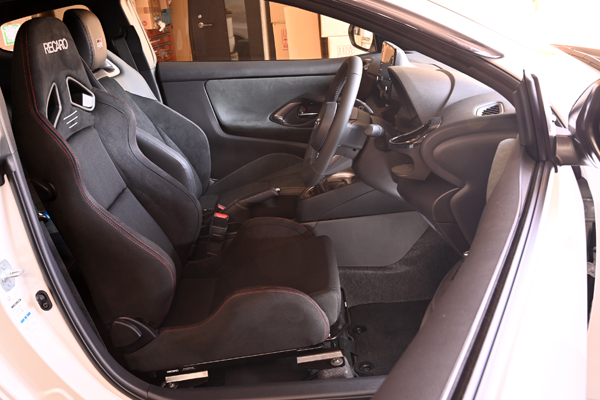 211120_yaris_asmyokohama_recaro_sr7.jpg